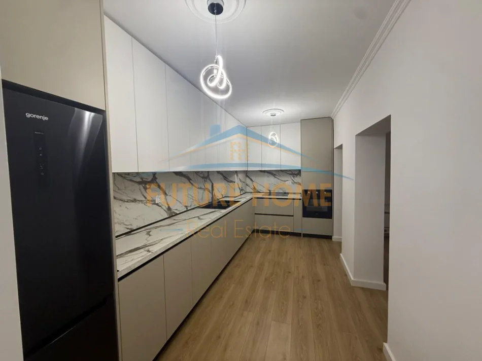 Tirane, jepet me qera apartament 2+1 Kati 3, 110 m² 840 € (Stadiumi Dinamo)