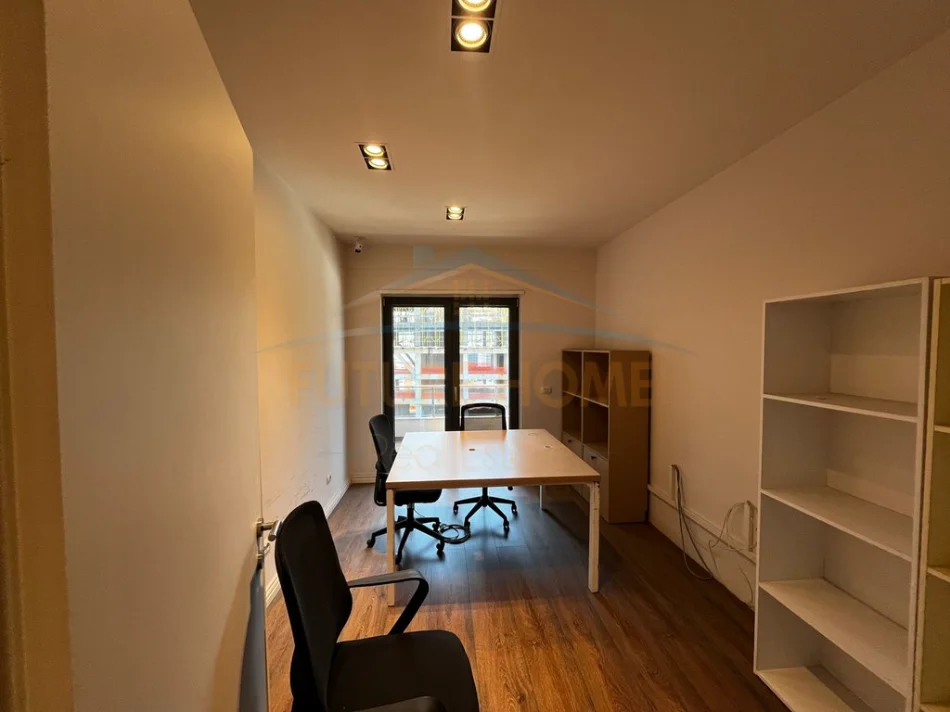 Tirane, shitet apartament 3+1+Ballkon Kati 9, 166 m² 498.450 € (Ring Center,Zogu i Zi)