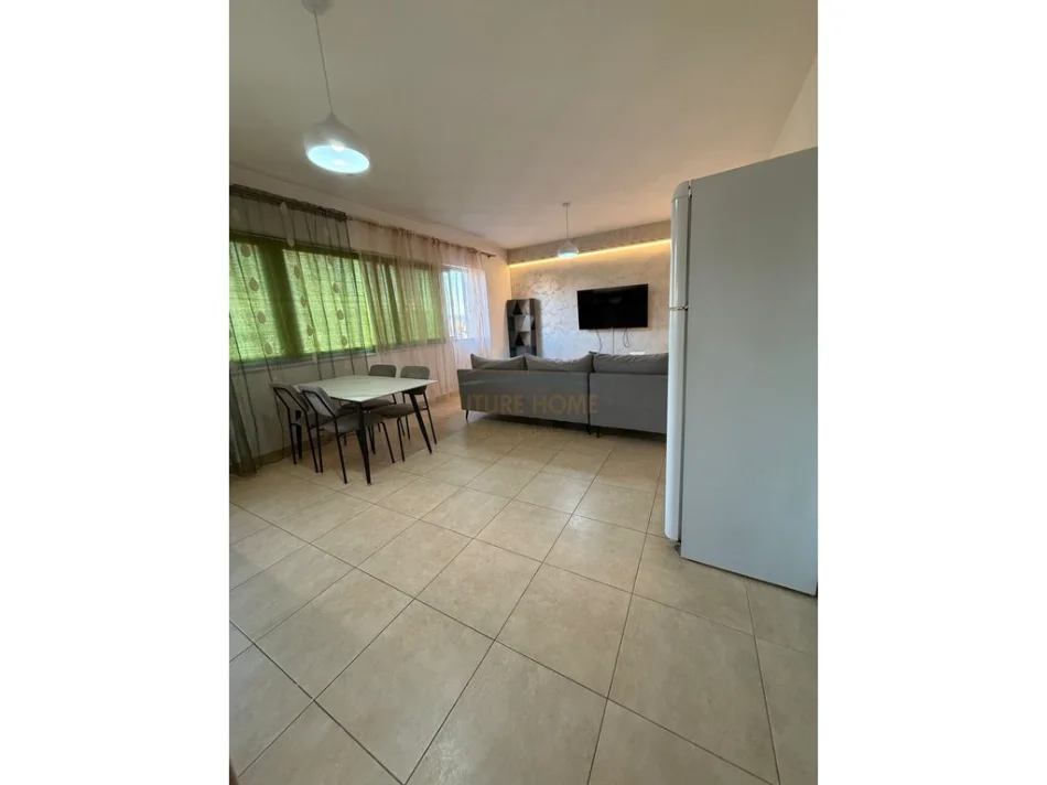 Tirane, jepet me qera apartament 2+1 Kati 5, 110 m² 550 € 
