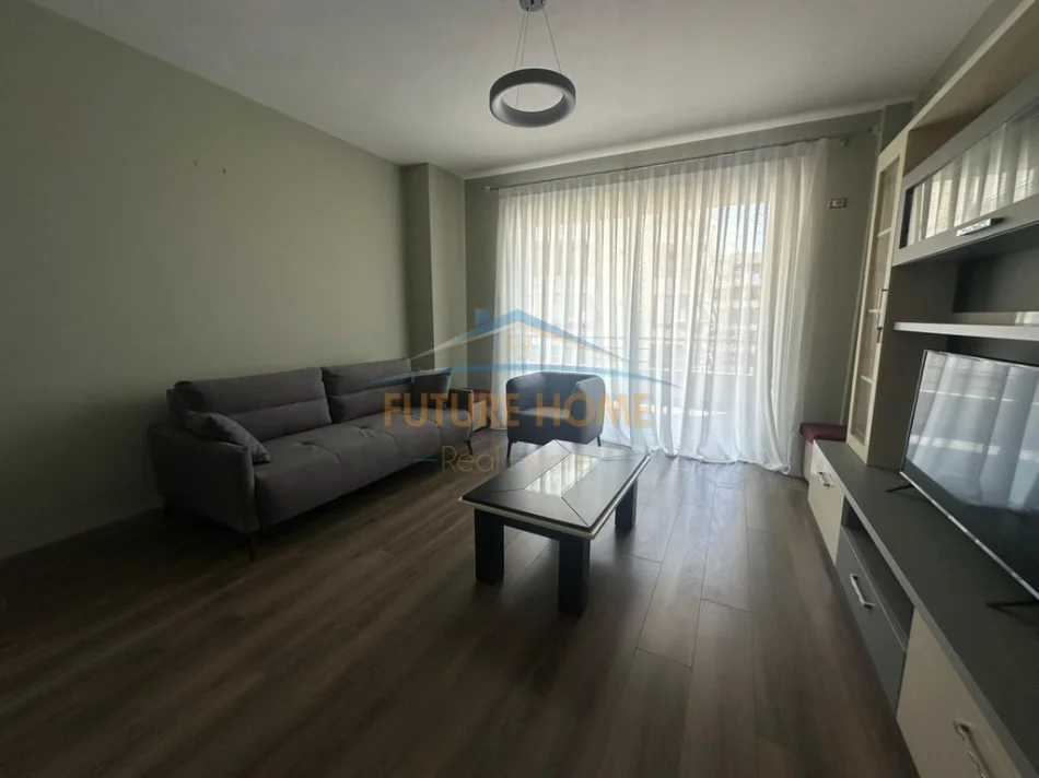Tirane, shitet apartament 1+1 Kati 5, 73 m² 120.000 € (UNAZA E RE)