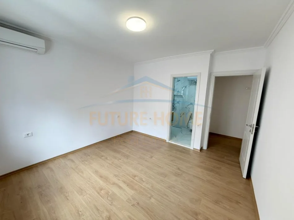 Tirane, jepet me qera zyre Kati 3, 93 m² 1.100 € (Pazar i ri)