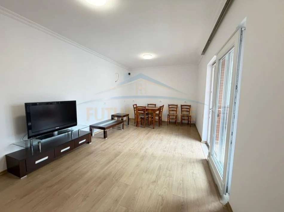 Tirane, jepet me qera apartament 2+1+Ballkon , 93 m² 1.100 €