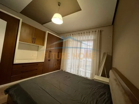 Tirane, jepet me qera apartament 1+1 Kati 5, 82 m² 600 € 