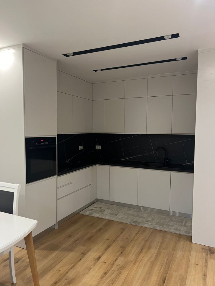Tirane, jepet me qera apartament 2+1 Kati 6, 100 m² 950 € 