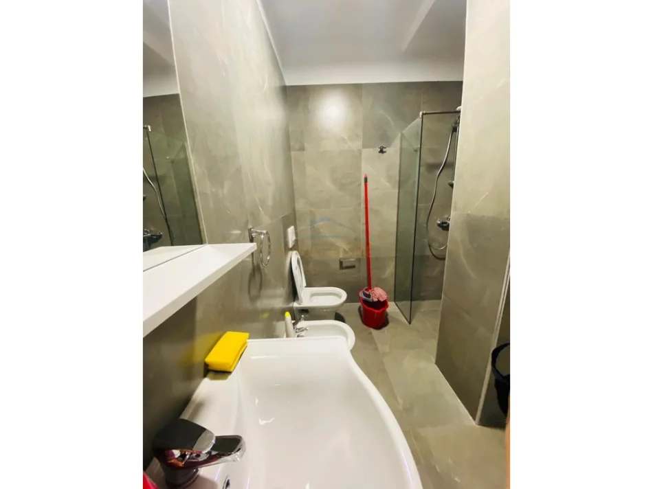 Tirane, jepet me qera apartament 1+1+Ballkon Kati 3, 62 m² 600 € (Rezidenca Kodra e Diellit 2)