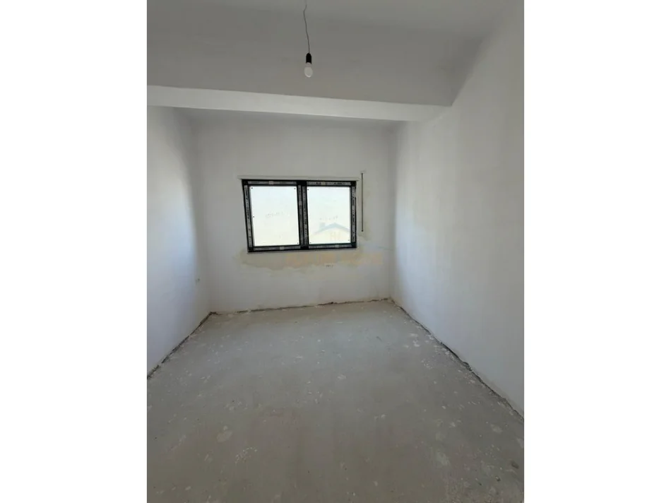 Gjiri Lalezit | Hamallaj, shitet apartament 3+1+Aneks+Ballkon Kati 2, 450 m² 510.000 € (TORQUASE MARINA)