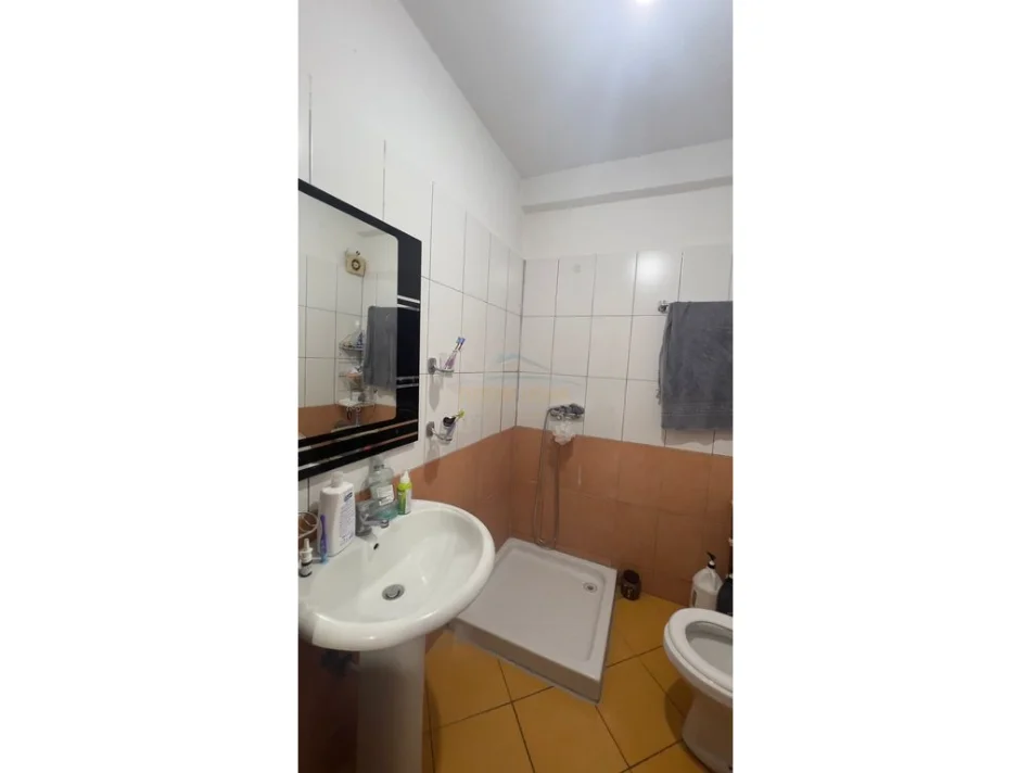 Tirane, shitet apartament 2+1 Kati 2, 80 m² 120.000 € (MISTO MAME)
