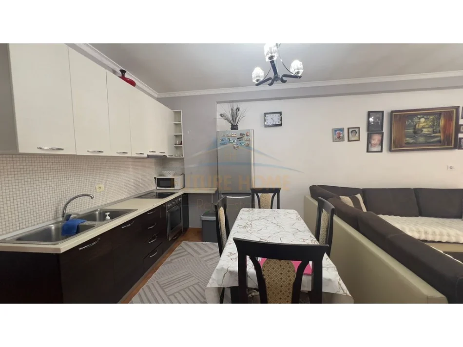 Tirane, shitet apartament 1+1 Kati 2, 80 m² 120.000 € 