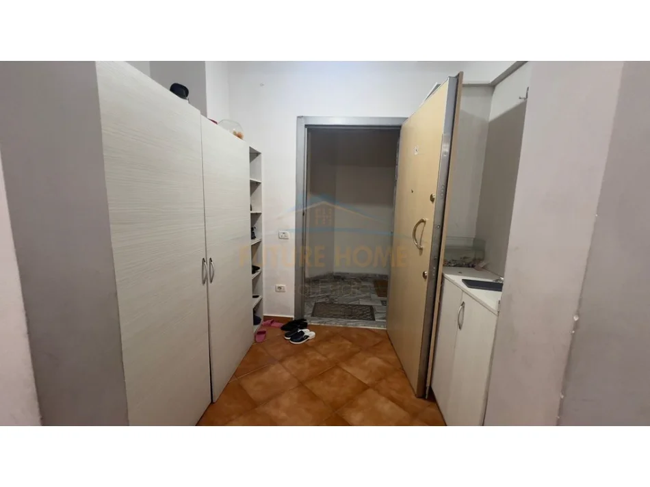 Tirane, shitet apartament 2+1 Kati 2, 80 m² 120.000 € (misto mame)