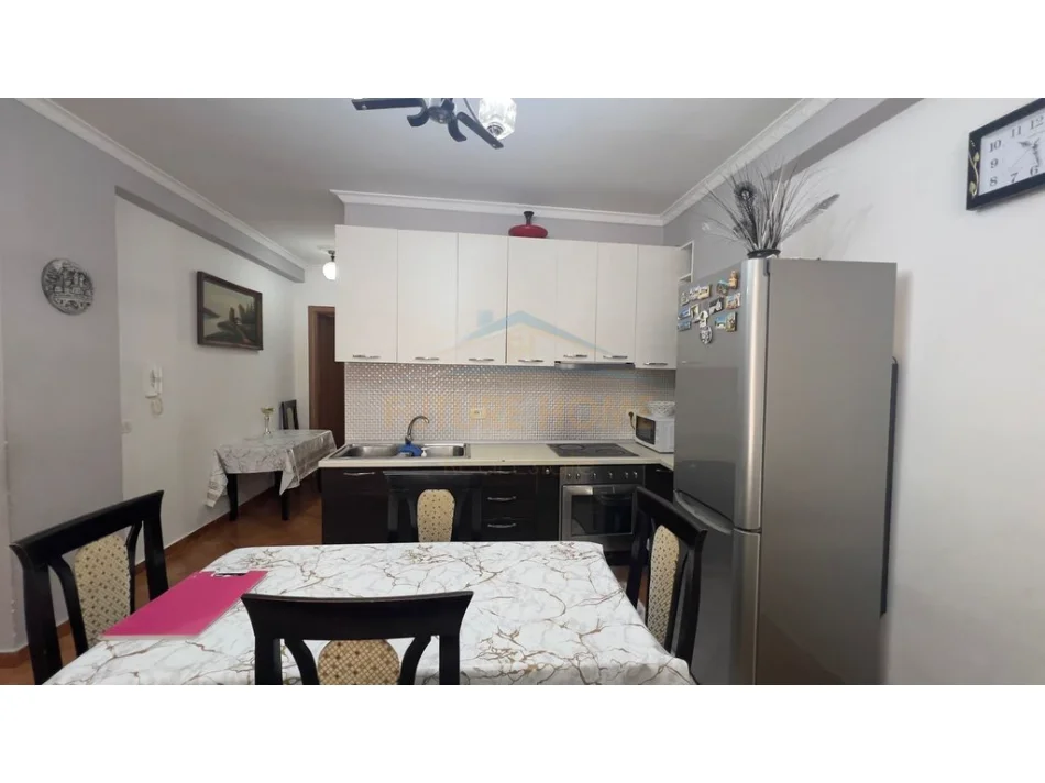 Tirane, shitet apartament 2+1+Ballkon Kati 2, 80 m² 120.000 € (Misto Mame)