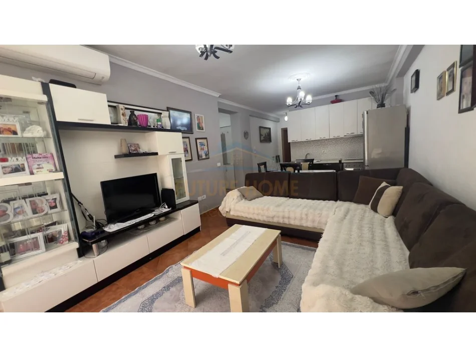 Tirane, shitet apartament 2+1+Ballkon Kati 2, 80 m² 120.000 € (Misto Mame)