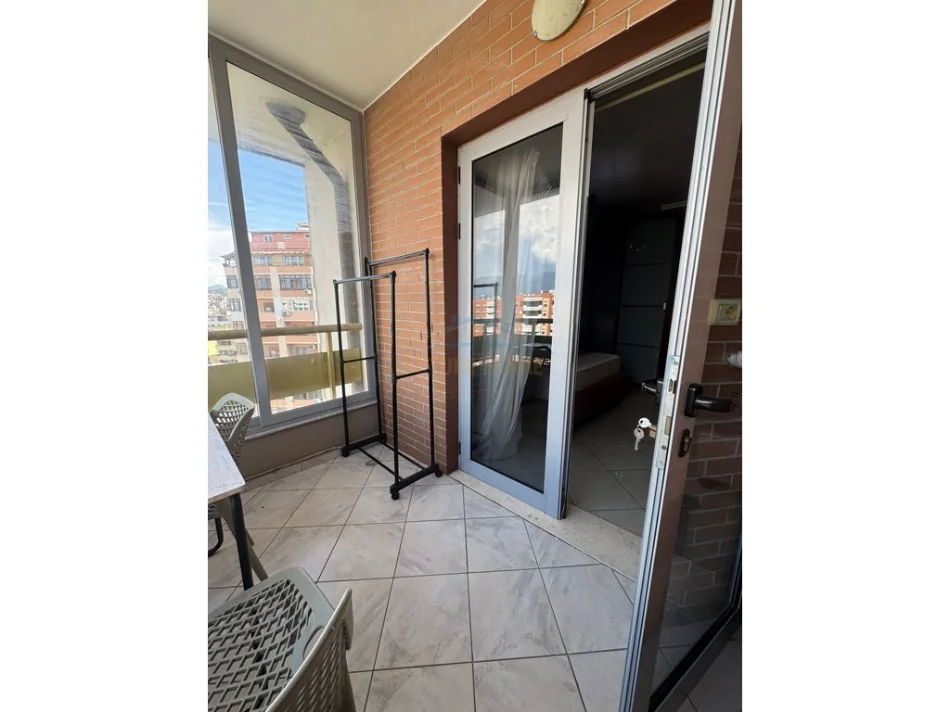 jap me qera apartament 2+1+Ballkon Kati 8, 95 m² 800 € (PALLATI ME SHIGJETA)