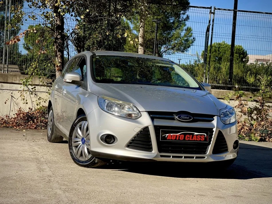 Tirane, shes me portobagazh FORD FOCUS TITANIUM Nafte, gri metalizato manuale Klima 174.000 km 4700 EURO OKAZION