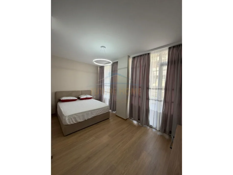 Tirane, jepet me qera apartament 1+1+Ballkon Kati 1, 73 m² 750 € (Kopshti zoologjik)