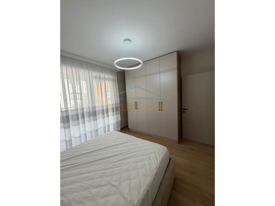 Tirane, jepet me qera apartament 1+1+Ballkon Kati 1, 73 m² 730 € (Kopshti zoologjik)