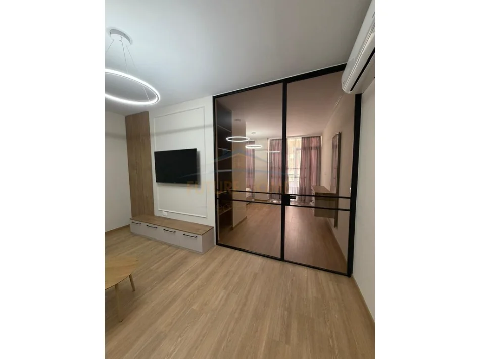 Tirane, jepet me qera apartament 1+1+Ballkon Kati 1, 73 m² 730 € (Kopshti zoologjik)