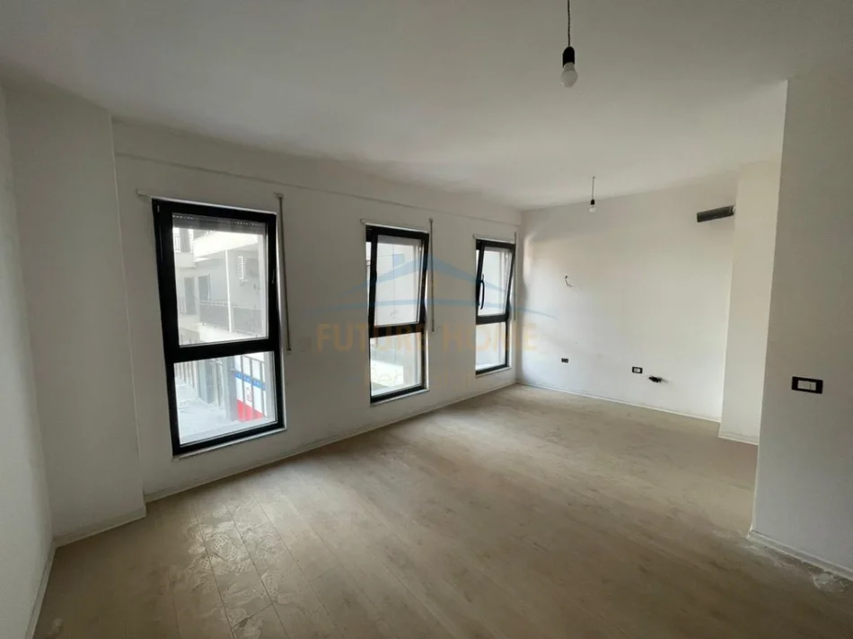Tirane, shes apartament 1+1+Ballkon Kati 1, 59 m² 119.000 € (Jordan Misja)
