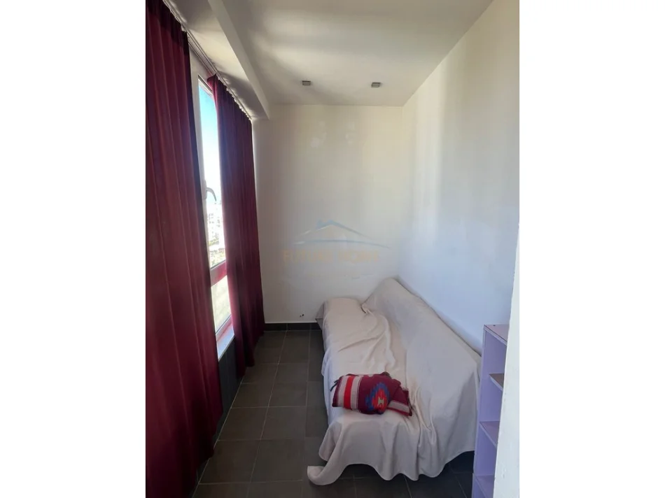 Tirane, jepet me qera apartament 1+1 Kati 7, 50 m² 350 € (Unaza e re)