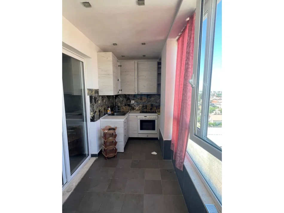 Tirane, jepet me qera apartament 1+1 Kati 7, 50 m² 350 € (Unaza e re)