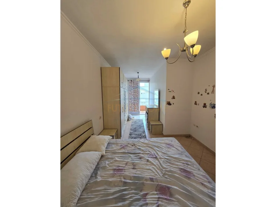 Tirane, shitet apartament 2+1+Ballkon Kati 7, 98 m² 135.000 € (Unaza e Re)