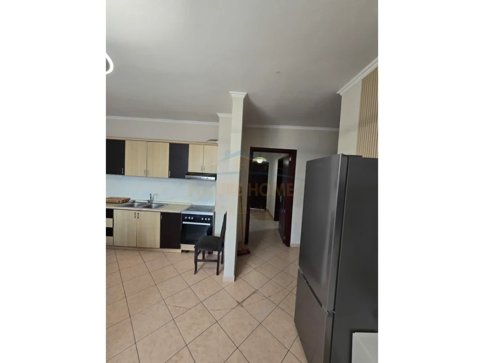 Tirane, shitet apartament 2+1+Ballkon Kati 7, 98 m² 135.000 € (Unaza e Re)