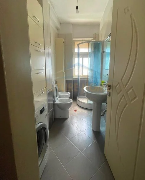 Tirane, shitet apartament 2+1 Kati 3, 93 m² 115.000 € (tufine)