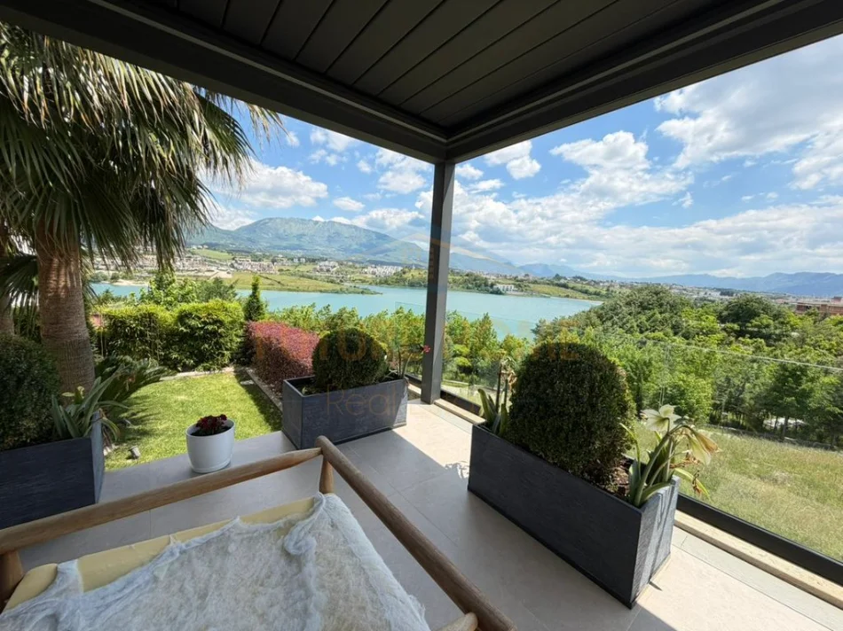 Tirane, jepet me qera Vile 3+1+Aneks+Ballkon Kati 0, 280 m² 5.000 € (Farke)