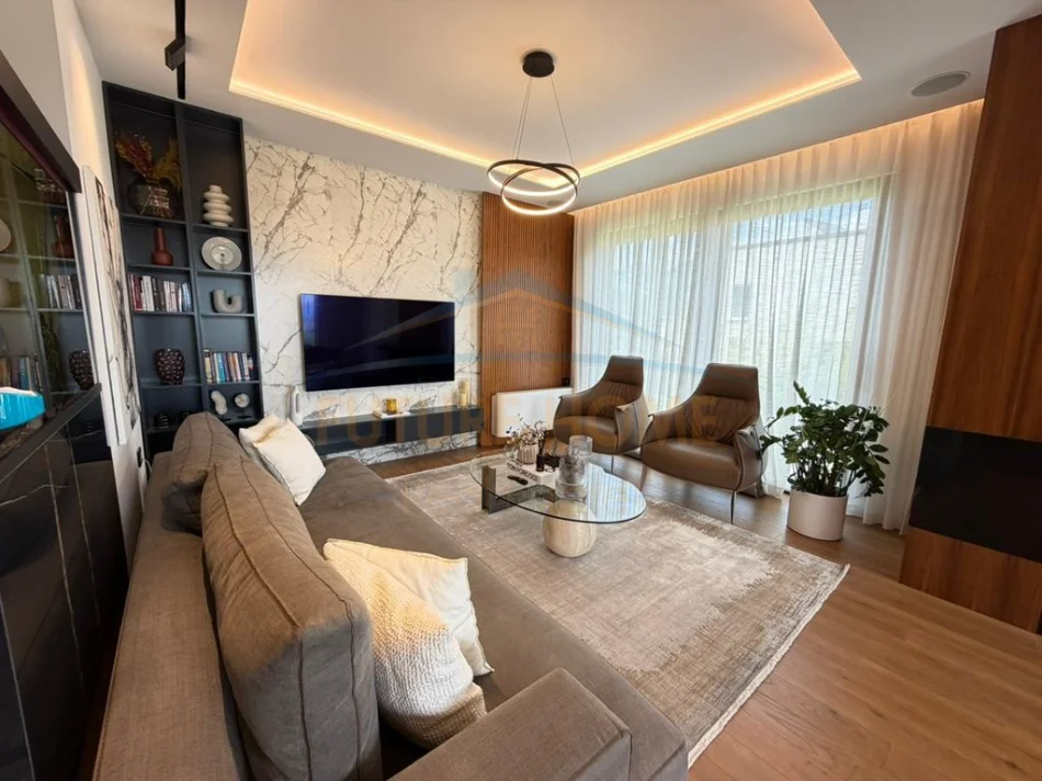 Tirane, jepet me qera Vile Vile 3 Katshe , 415 m² 5.000 € (Farke)