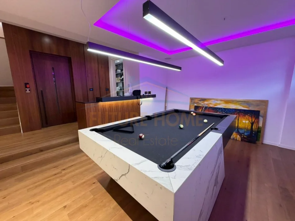 Tirane, jepet me qera Vile 3+1+Aneks+Ballkon Kati 0, 280 m² 5.000 € (Farke)