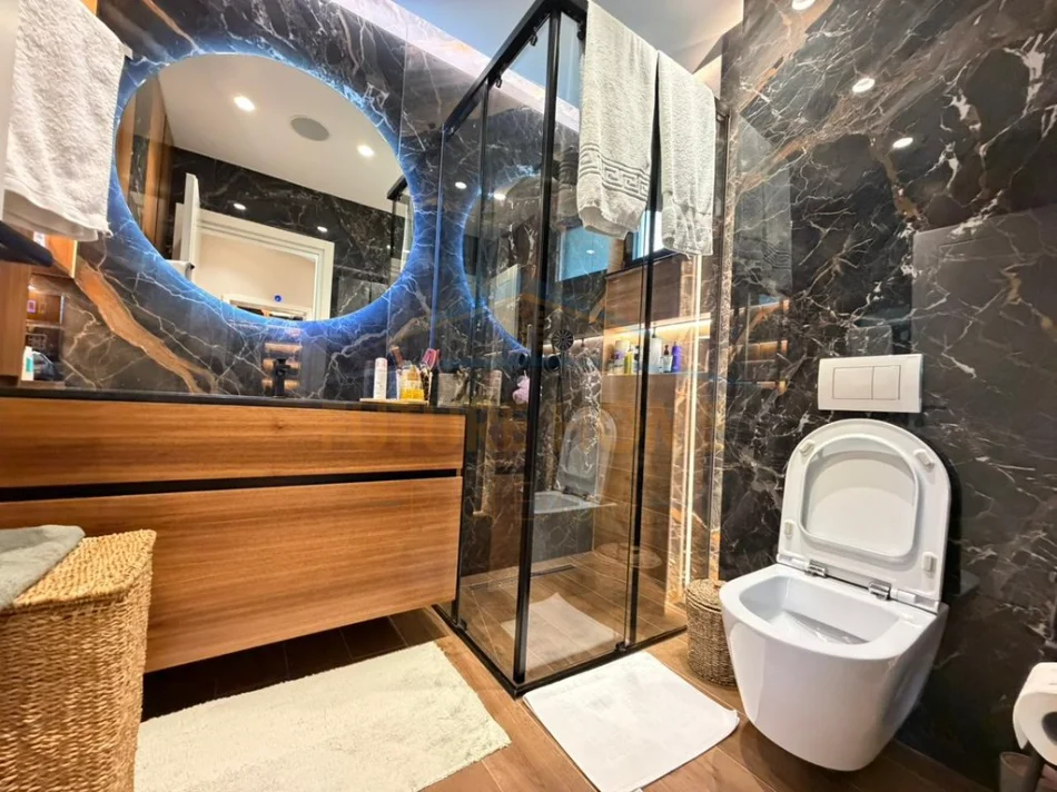 Tirane, jepet me qera Vile Vile 3 Katshe , 415 m² 5.000 € (Farke)