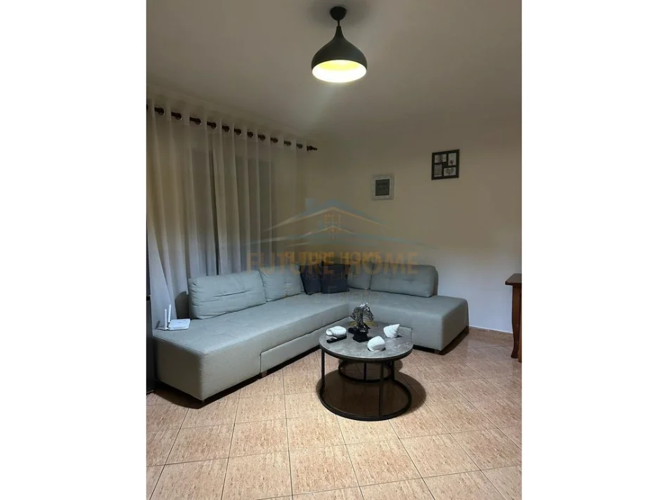 Tirane, jepet me qera apartament 1+1 Kati 2, 54 m² 380 € (Yzberisht)