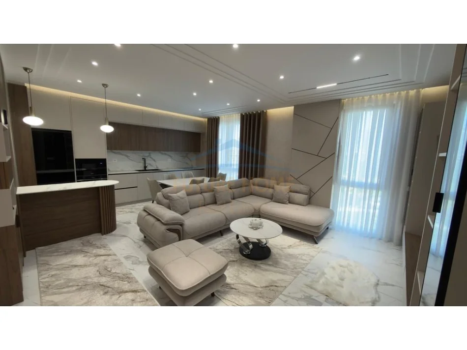 Shqiperi, jepet me qera apartament 2+1+Ballkon Kati 7, 950 € 