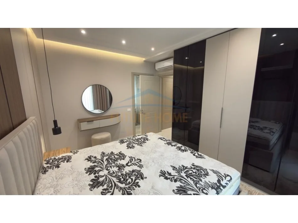 Tirane, jepet me qera apartament 2+1+Ballkon Kati 7, 111 m² 950 € (Rruga Jordan Misja)
