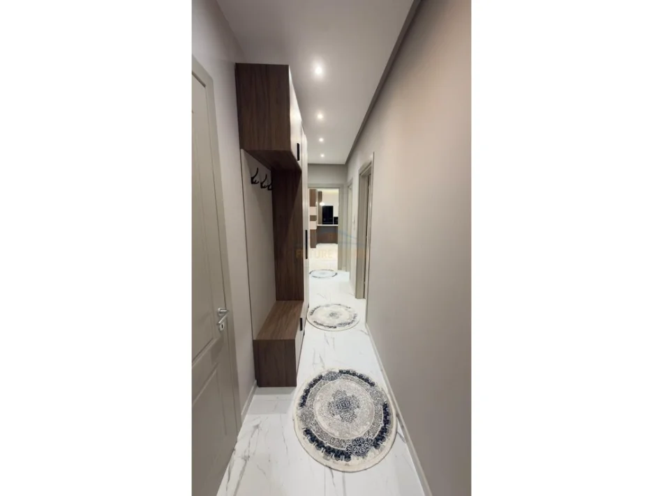 Shqiperi, jepet me qera apartament 2+1+Ballkon Kati 7, 950 € 