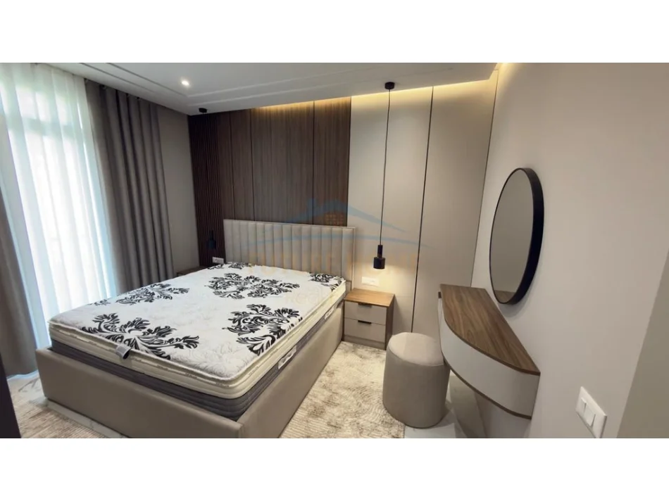 Tirane, jepet me qera apartament 2+1+Ballkon Kati 7, 112 m² 950 € (Jordan Misja)