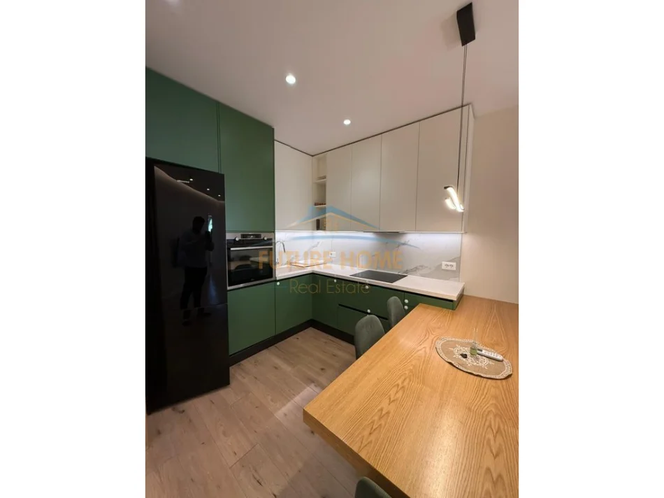 Tirane, jepet me qera apartament 2+1+Ballkon Kati 6, 91 m² 850 € (Rruga Stavri Themeli)
