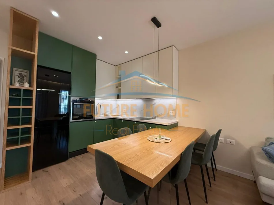 Tirane, jepet me qera apartament 2+1+Ballkon Kati 6, 91 m² 850 € (Rruga Stavri Themeli)