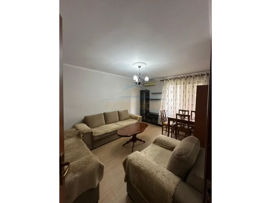 Tirane, shitet apartament 1+1 Kati 3, 54 m² 129.000 € (Stacioni i Trenit)