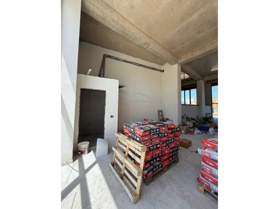 Tirane, shitet ambjent biznesi Kati 0, 142 m² 482.000 € 