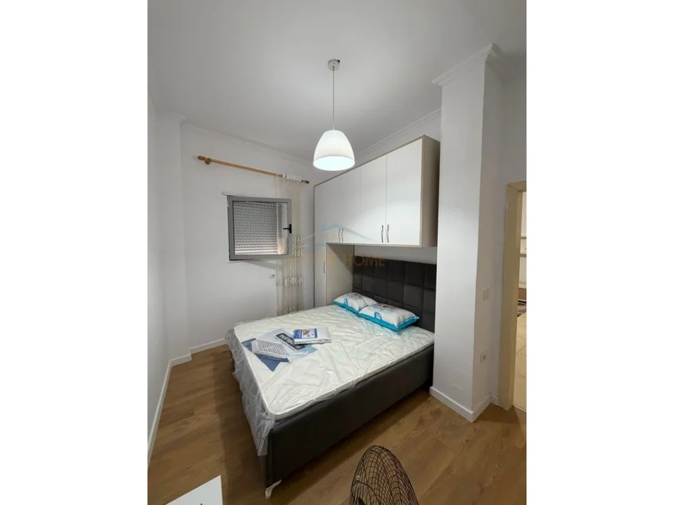 Tirane, jepet me qera apartament 1+1 Kati 1, 50 m² 400 € 