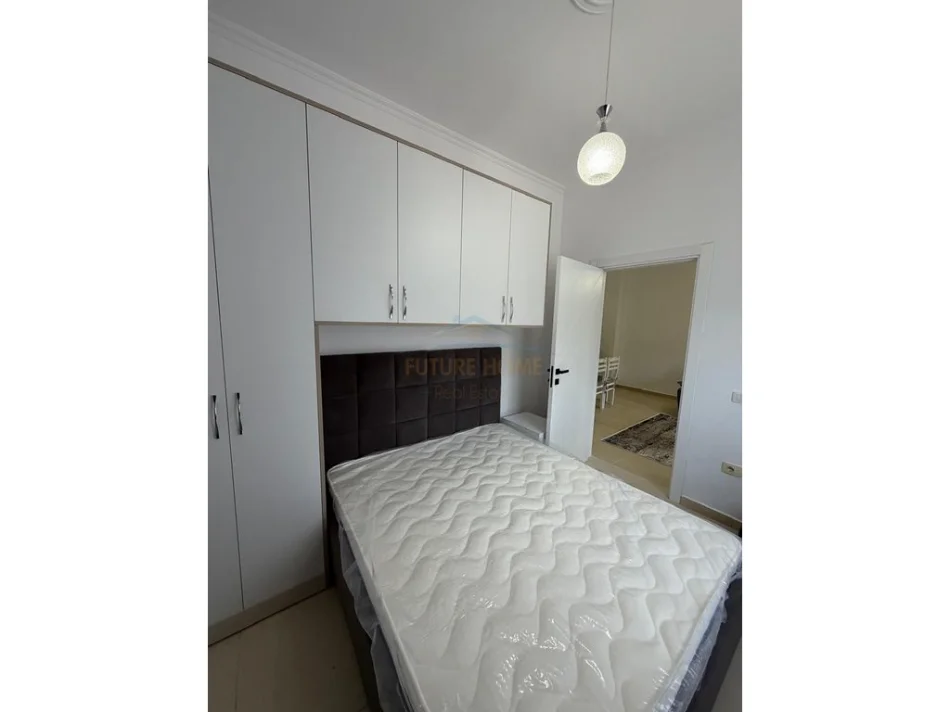 Tirane, jepet me qera apartament 1+1+Ballkon Kati 1, 59 m² 500 € (Kopshti Botanik)