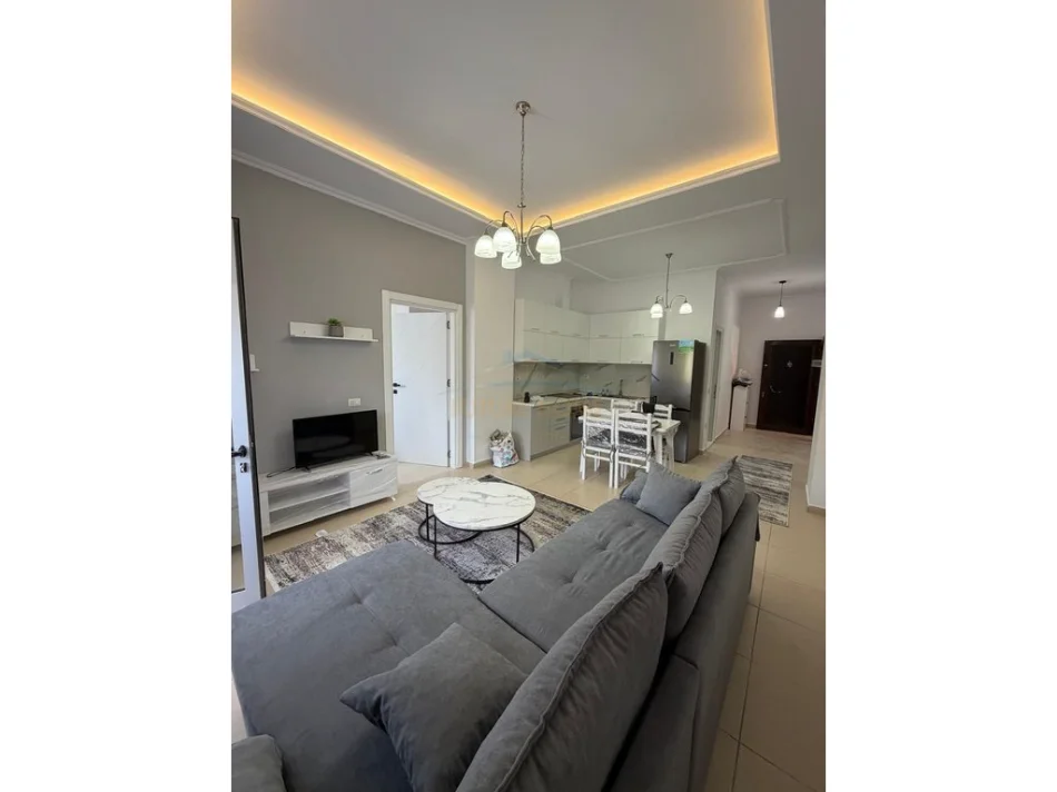 Tirane, jepet me qera apartament 1+1+Ballkon Kati 1, 59 m² 500 € (Kopshti Botanik)