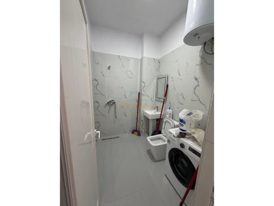 Tirane, jepet me qera apartament 1+1+Ballkon Kati 1, 60 m² 500 € 