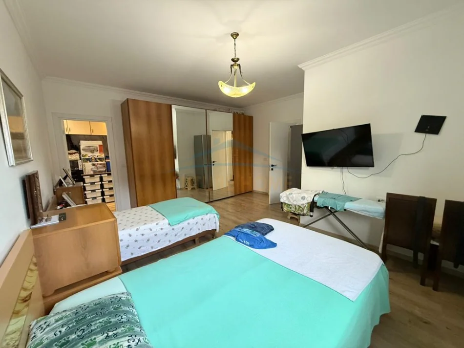 Tirane, shitet apartament 1+1+Aneks Kati 1, 104 m² 220.000 € (Liqeni i Thate)