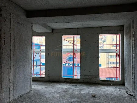 Tirane, shitet apartament 2+1 Kati 3, 130 m² 303.150 € (KOMUNA E PARISIT)