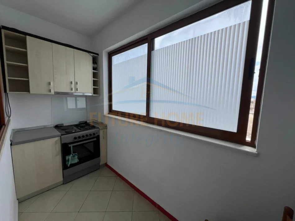 shitet apartament 1+1+Ballkon Kati 5, 54 m² 130.000 € (ISH TREGU ELEKTRIK)