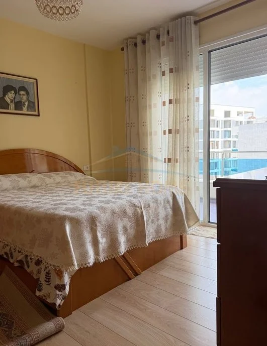 Tirane, shitet apartament 1+1 Kati 3, 70 m² 154.000 € (kopshti zologjik)