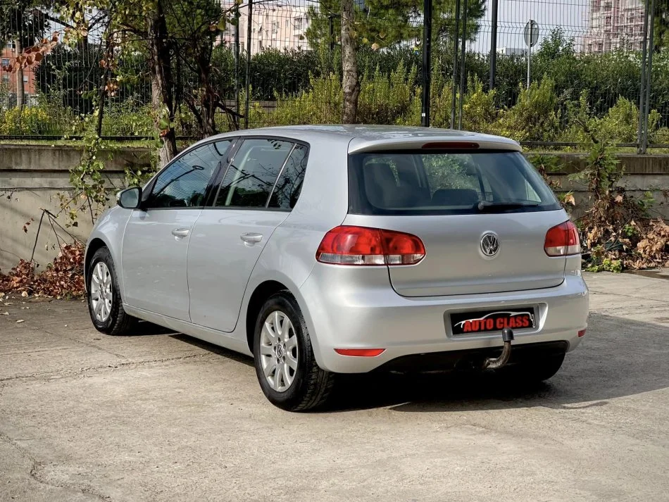Tirane, shes makine VW GOLF 6 Benzin, gri metalizato manuale Klima 205.000 km 5290 €