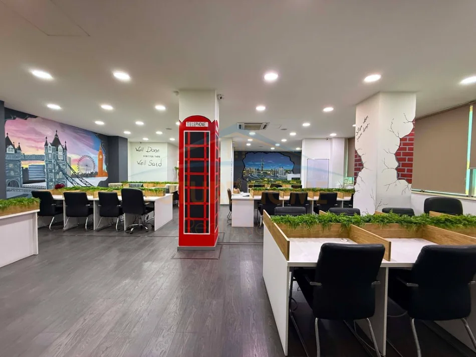 Tirane, jepet me qera zyre Kati 1, 202 m² 2.500 € (Rruga e Kavajes)