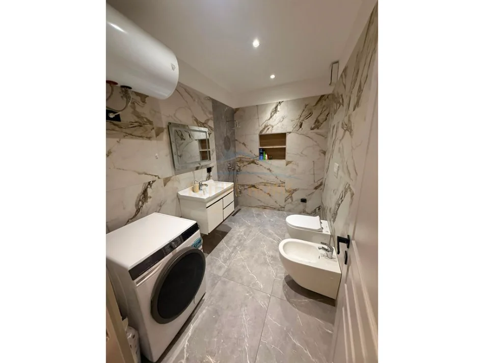 Jap me qera apartament 2+1+Ballkon+POST PARKIMI, Kati 1, 116 m² 1.500 € (TEG)
